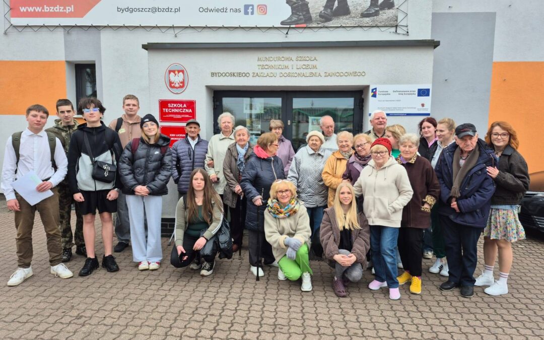Warsztaty dla uczniów i Seniorów z Dziennego Domu Pobytu BZDZ